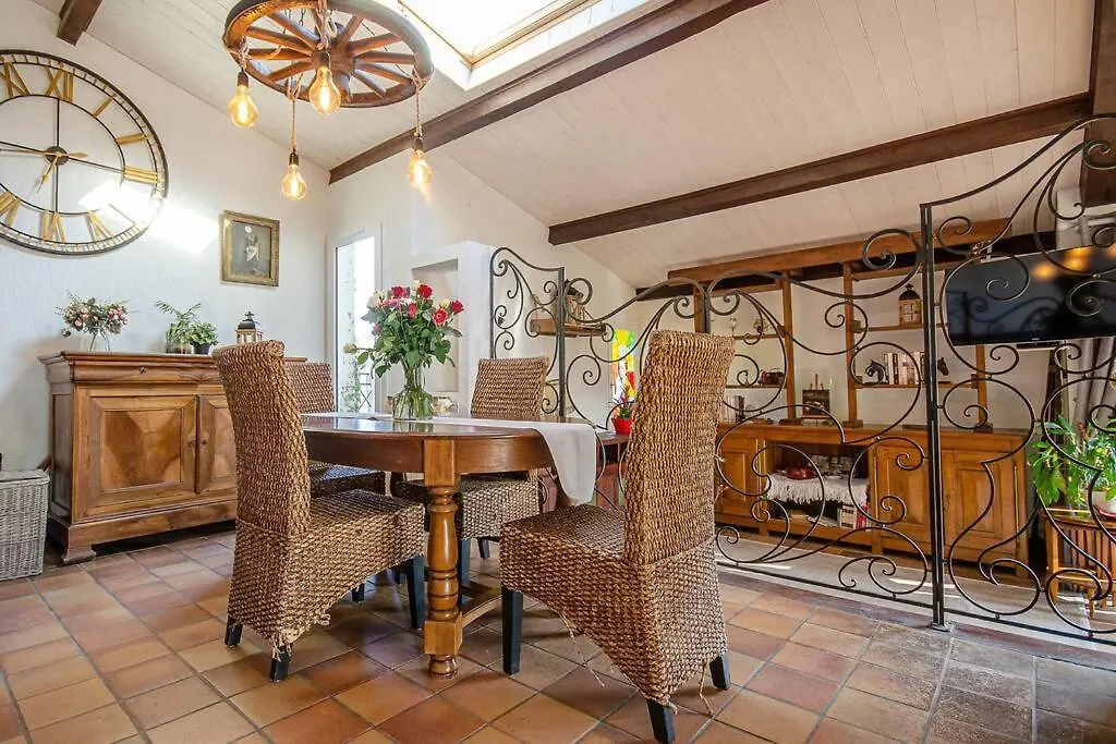 Gite Du Mont Plaisir Villa Chouvigny 0*,